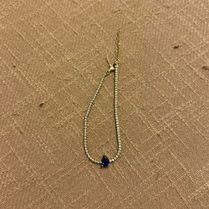 Bracelet with pretty blue stone! 💙
Cubic Zirconia-